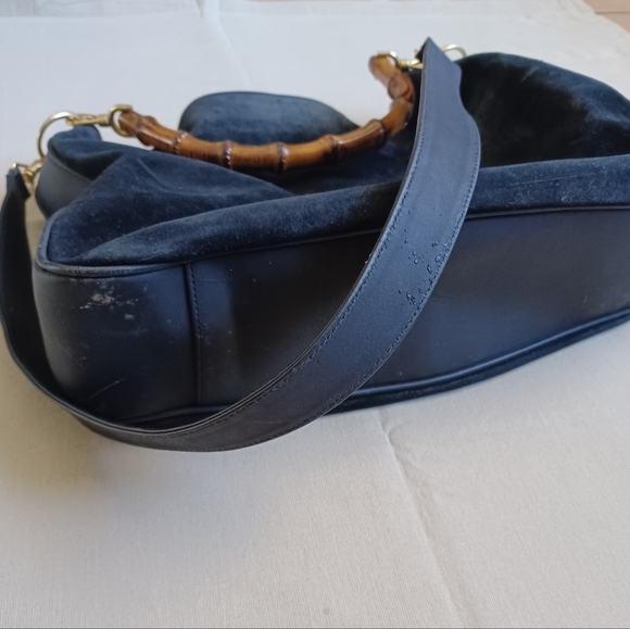 Gucci Bamboo Black Suede Bag - Picture 8 of 14